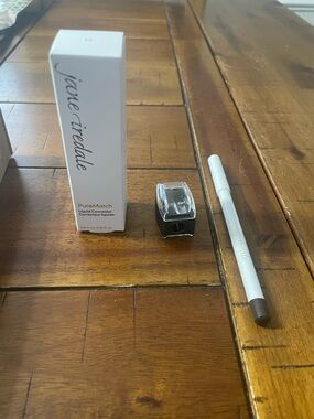 jane iredale concealer, eye pencil and sharpener